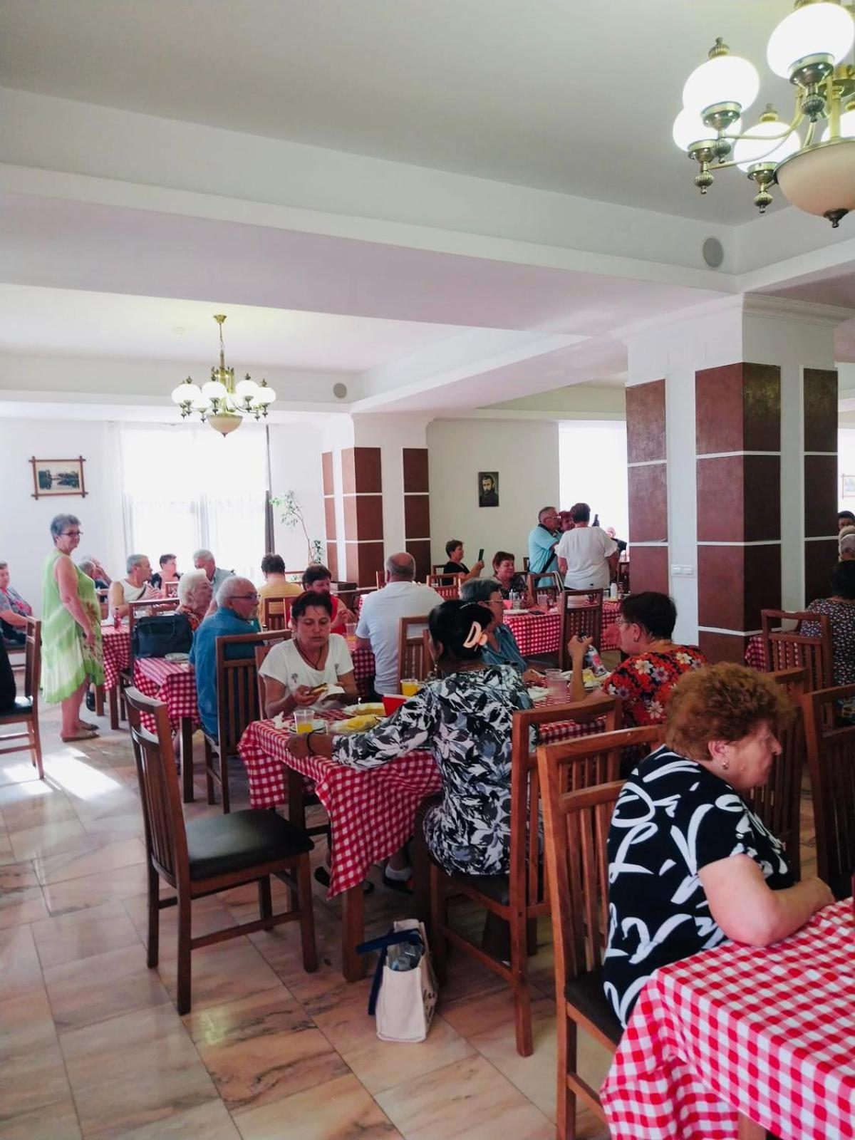Hotel Silvana Бузіаш Екстер'єр фото