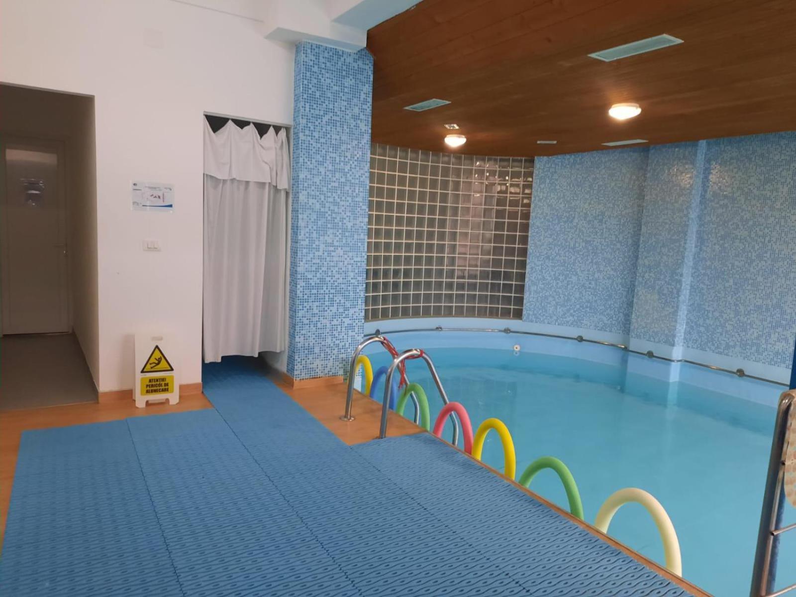 Hotel Silvana Бузіаш Екстер'єр фото