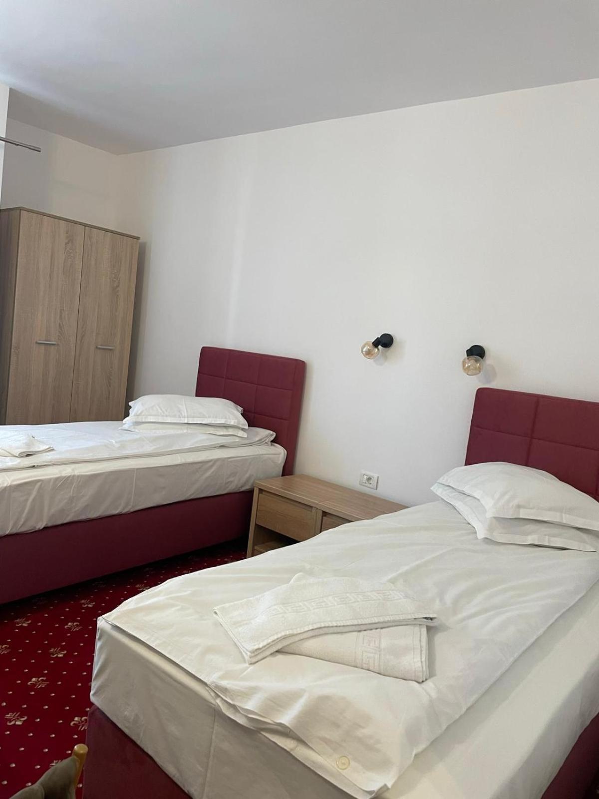 Hotel Silvana Бузіаш Екстер'єр фото